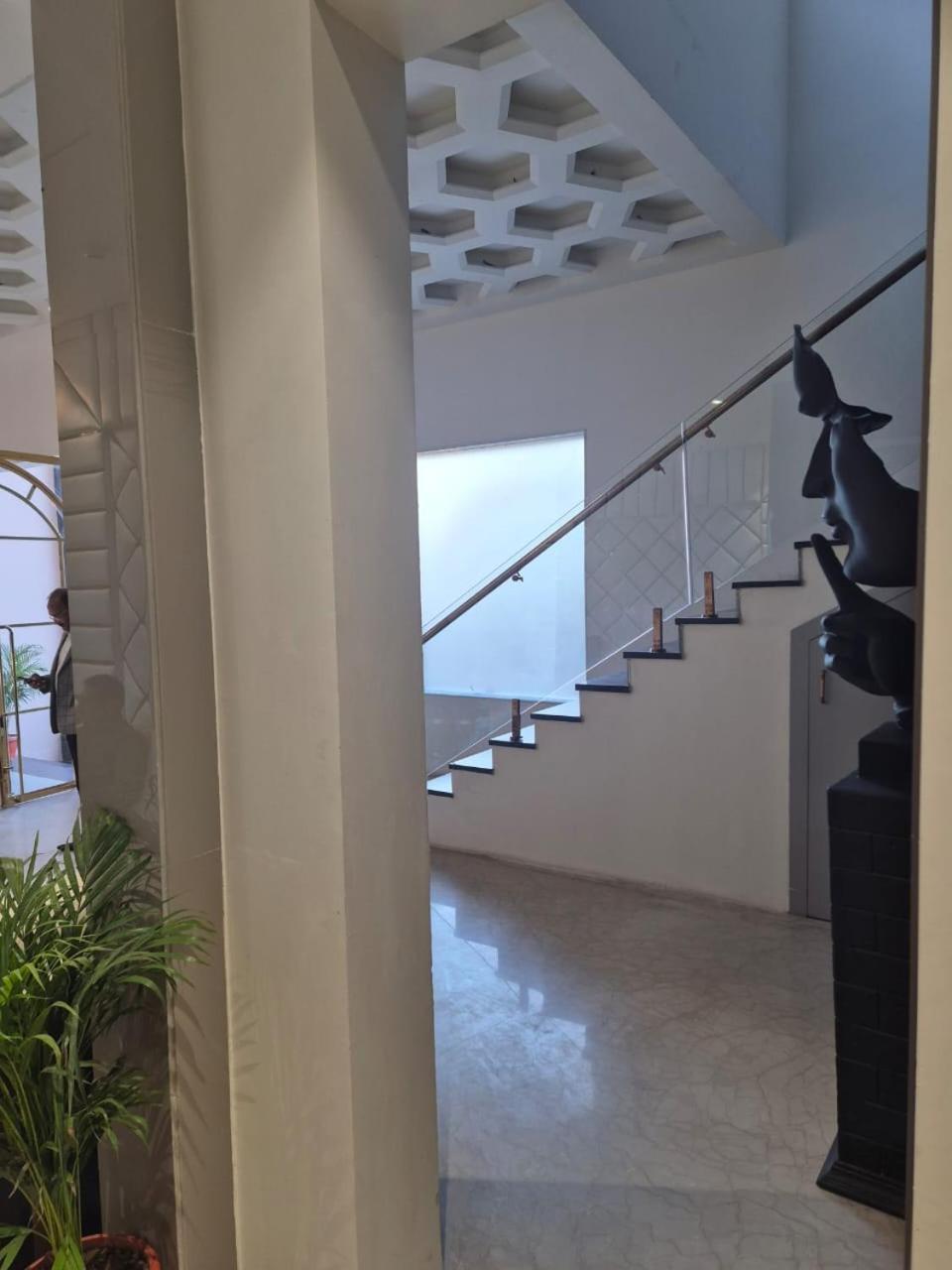 Hotel Adsan Heights Gajraula Kültér fotó